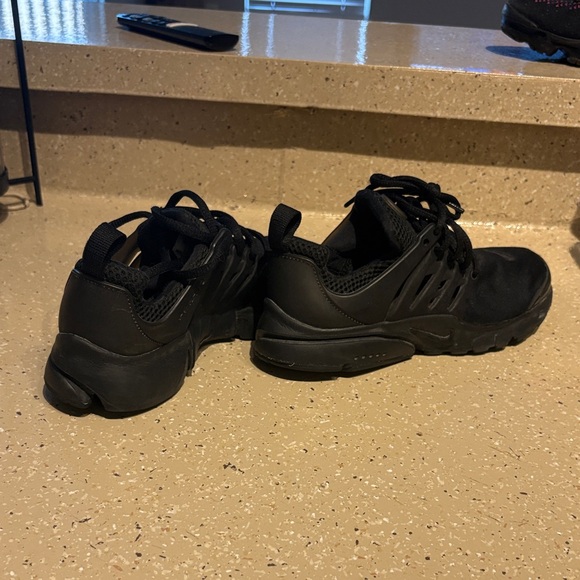 Nike Black Mesh Sneakers - Picture 5 of 5